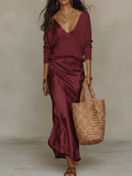 Conjunto Elegante de Suéter de Punto y Falda Midi de Satén Rojo