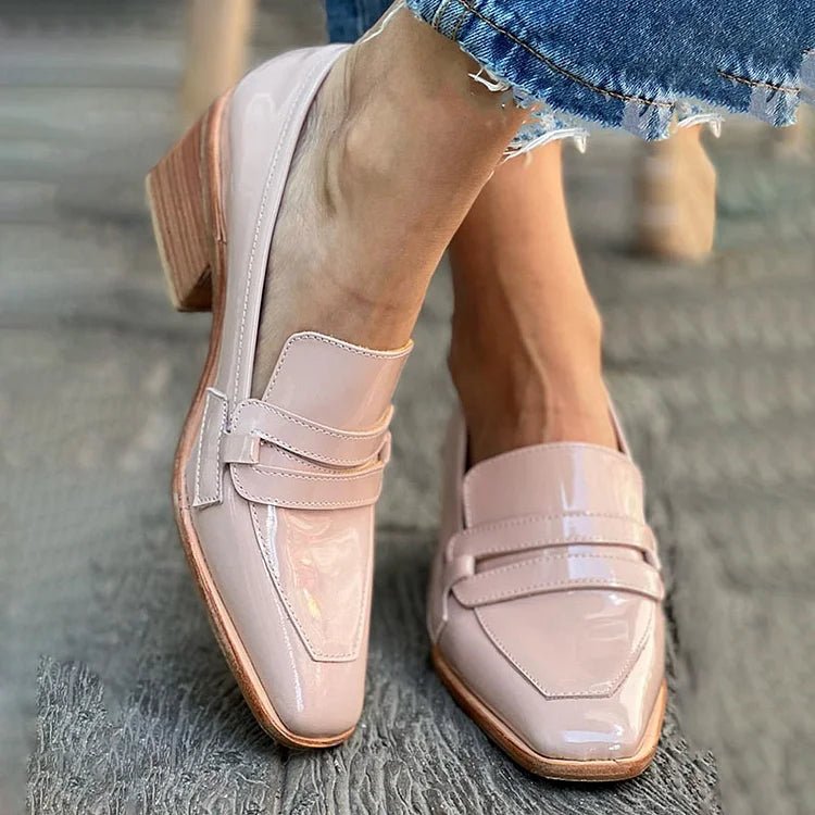 Vega | Mocasines con Tacón Ancho Brillante
