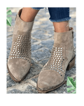 Aina | Botas con Bordes Tachonados