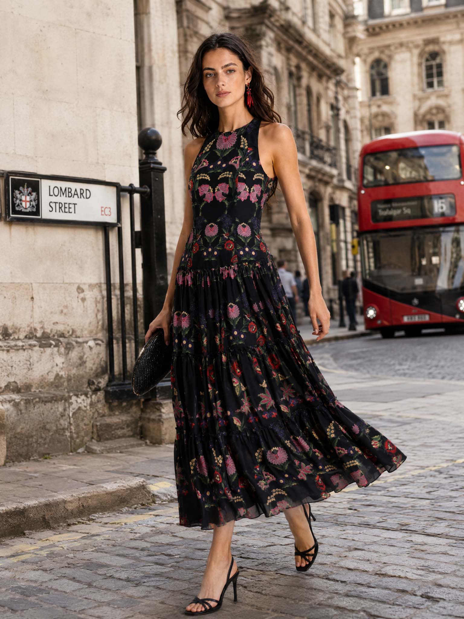 Alexia | Vestido Maxi Fluido de Chiffón Impreso sin Espalda Elegante