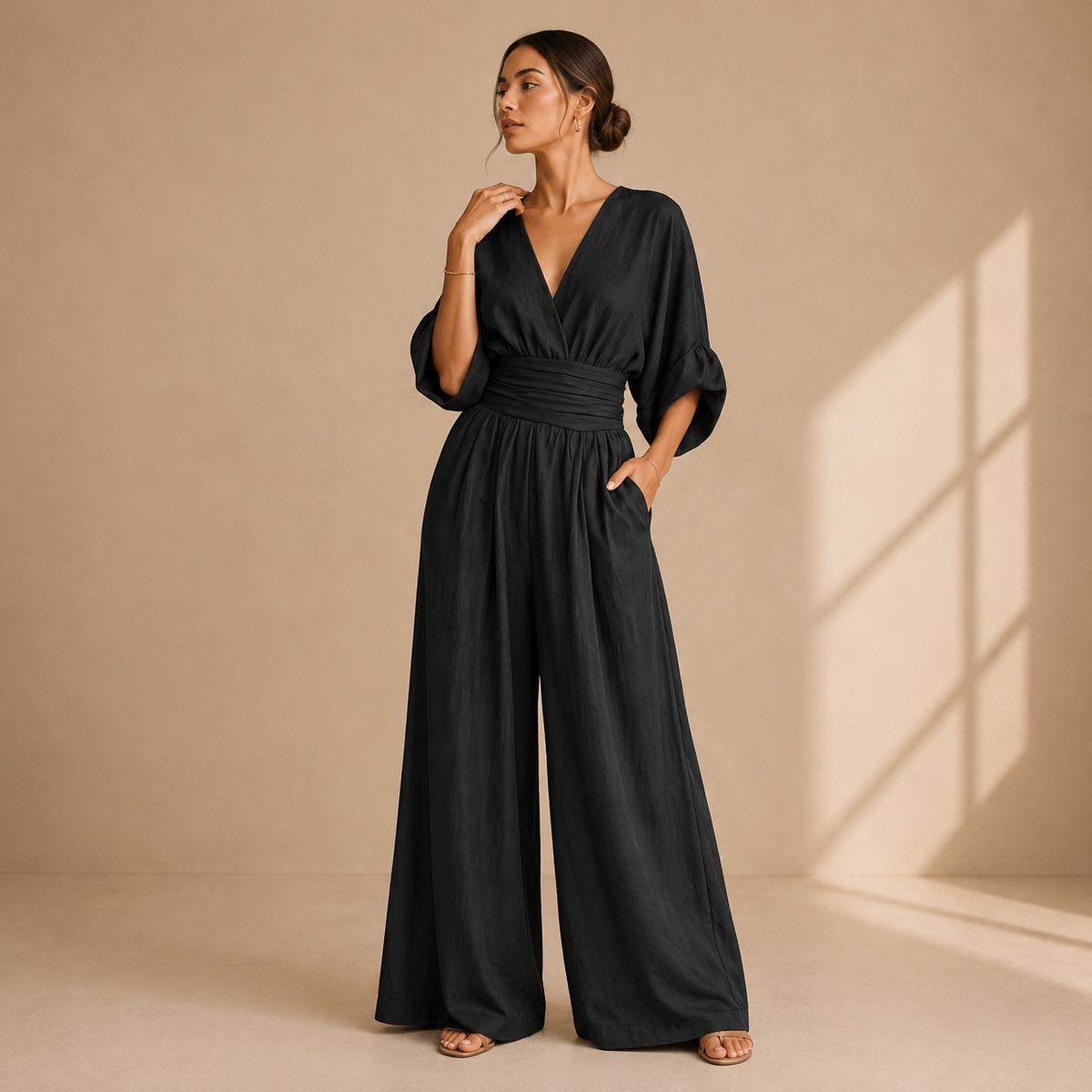 Ismenia | Mono Elegante con Escote Cruzado