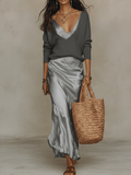 Conjunto Elegante de Suéter de Punto y Falda Midi en Satén Gris Oscuro