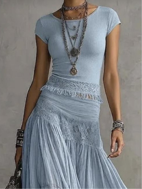 CONJUNTO DE TOP DE ENCAJE AZUL Y FALDA MAXI PLISADA