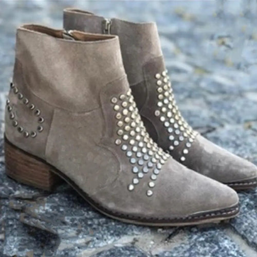 Aina | Botas con Bordes Tachonados