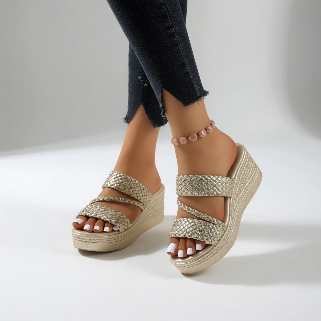 Teresa | Mule cuña trenzada de color ligereza veraniega